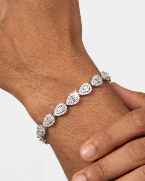 Savanté Mini Teardrop Bracelet